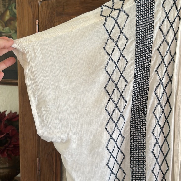 Skies Are Blue - Picture 4 of 5